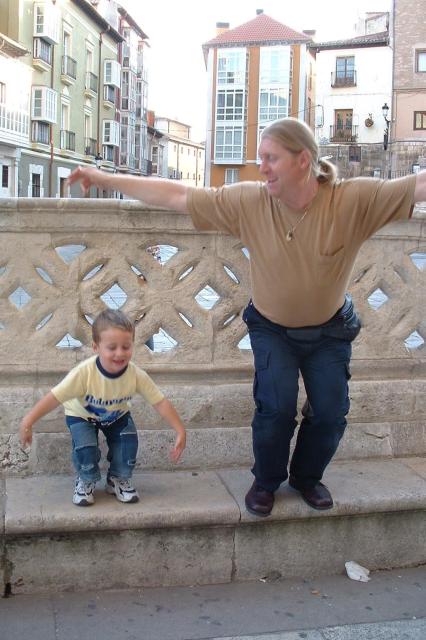 Burgos0903-11
Jumping together from the ledge in back of the cathedral